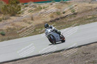 media/Apr-20-2025-AHRMA (Sun) [[393a79c373]]/Race/Group 10/Turn 4b/